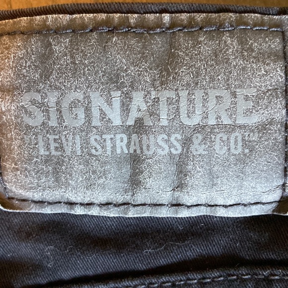 Jeans - Picture 2 of 3